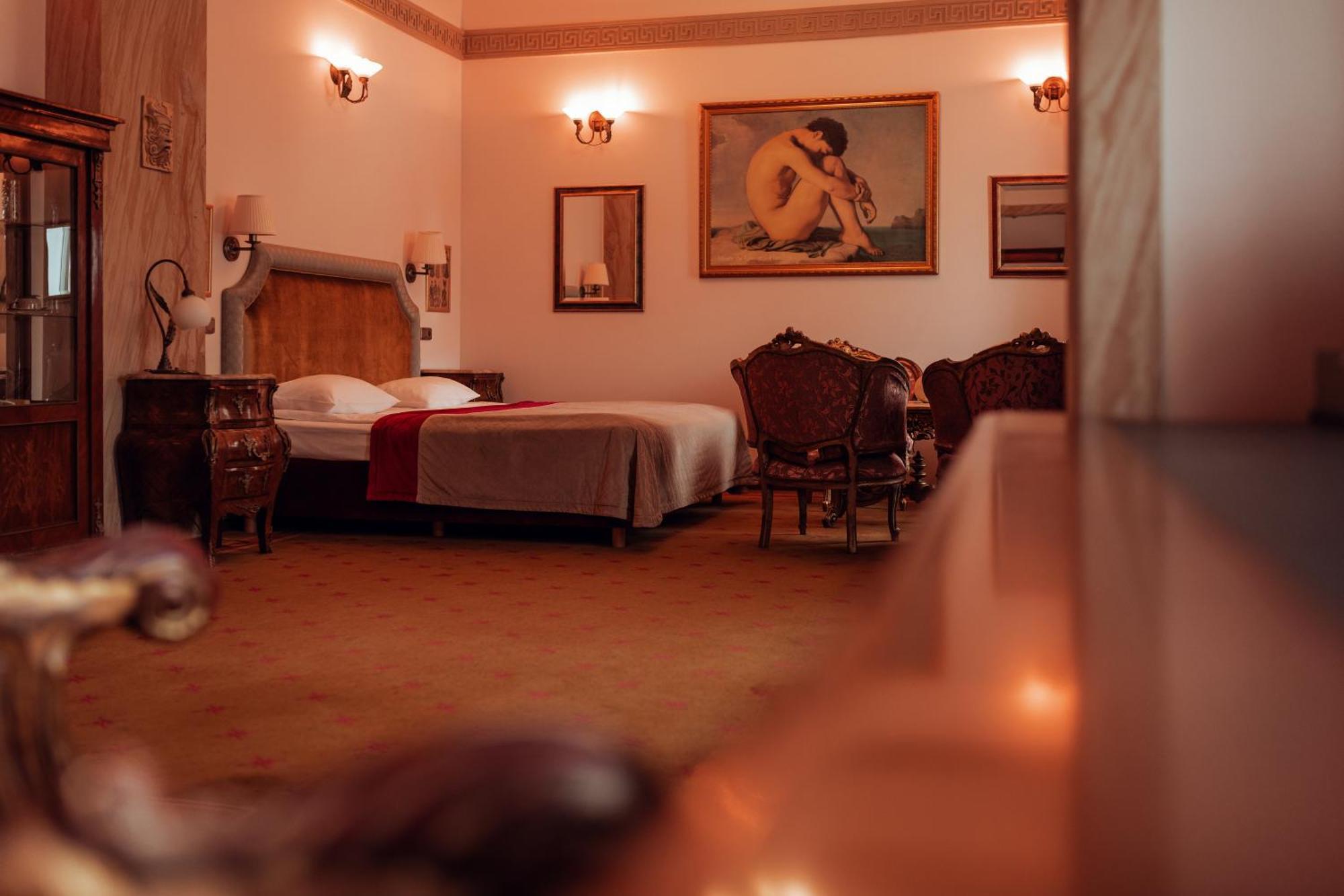 Hotel Ambasada Boleslawiec โบเลสวาเวียส ภายนอก รูปภาพ
