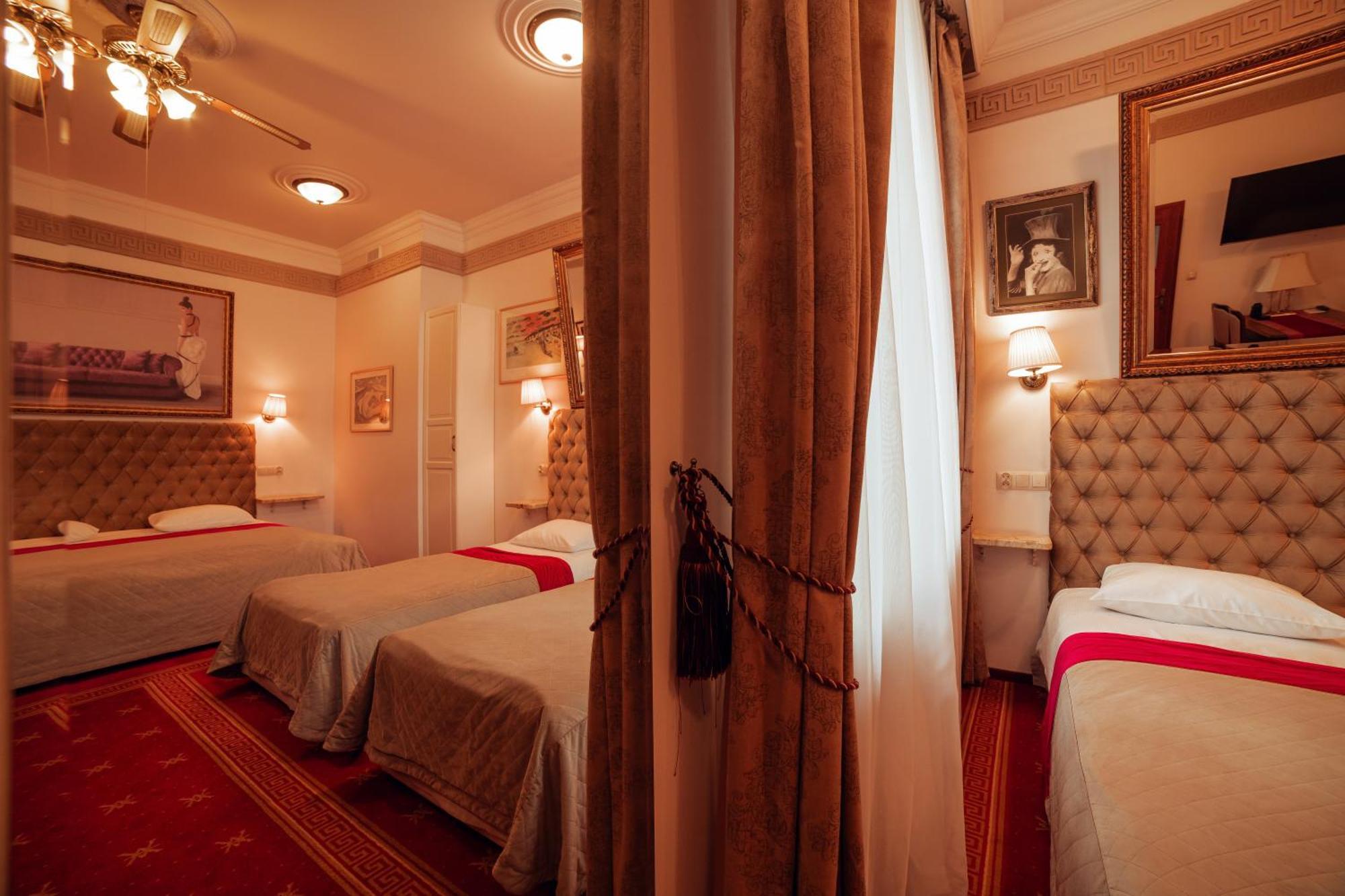Hotel Ambasada Boleslawiec โบเลสวาเวียส ภายนอก รูปภาพ