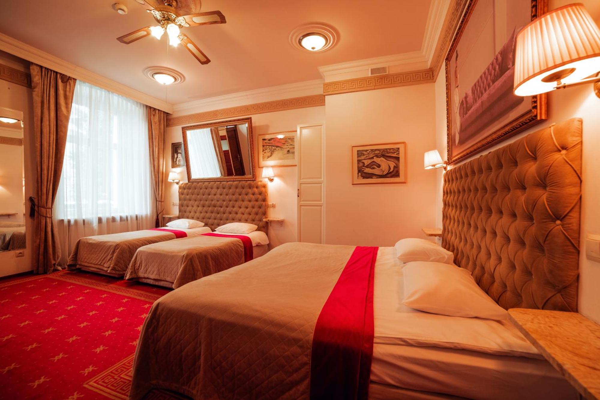 Hotel Ambasada Boleslawiec โบเลสวาเวียส ภายนอก รูปภาพ