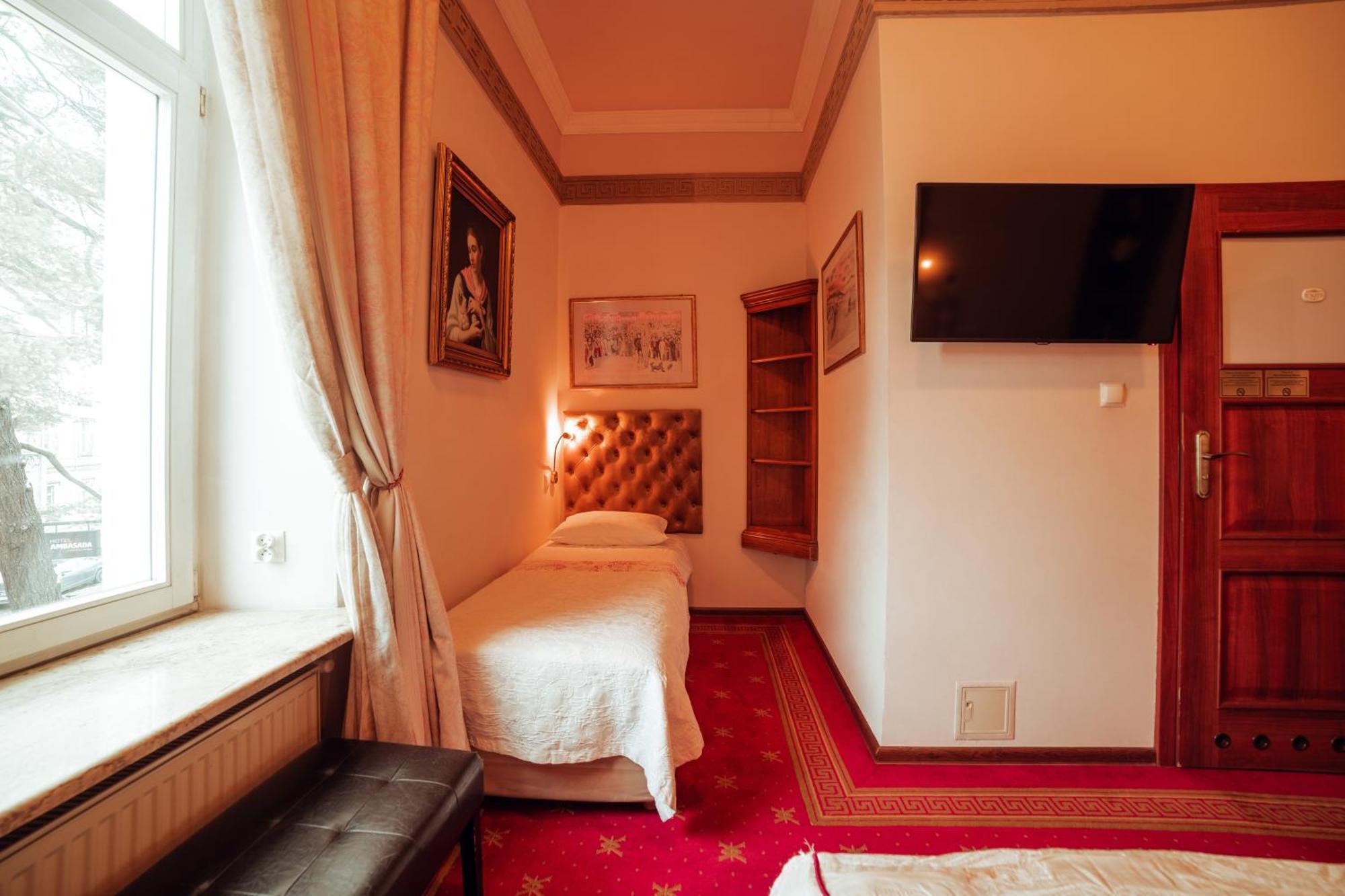 Hotel Ambasada Boleslawiec โบเลสวาเวียส ภายนอก รูปภาพ