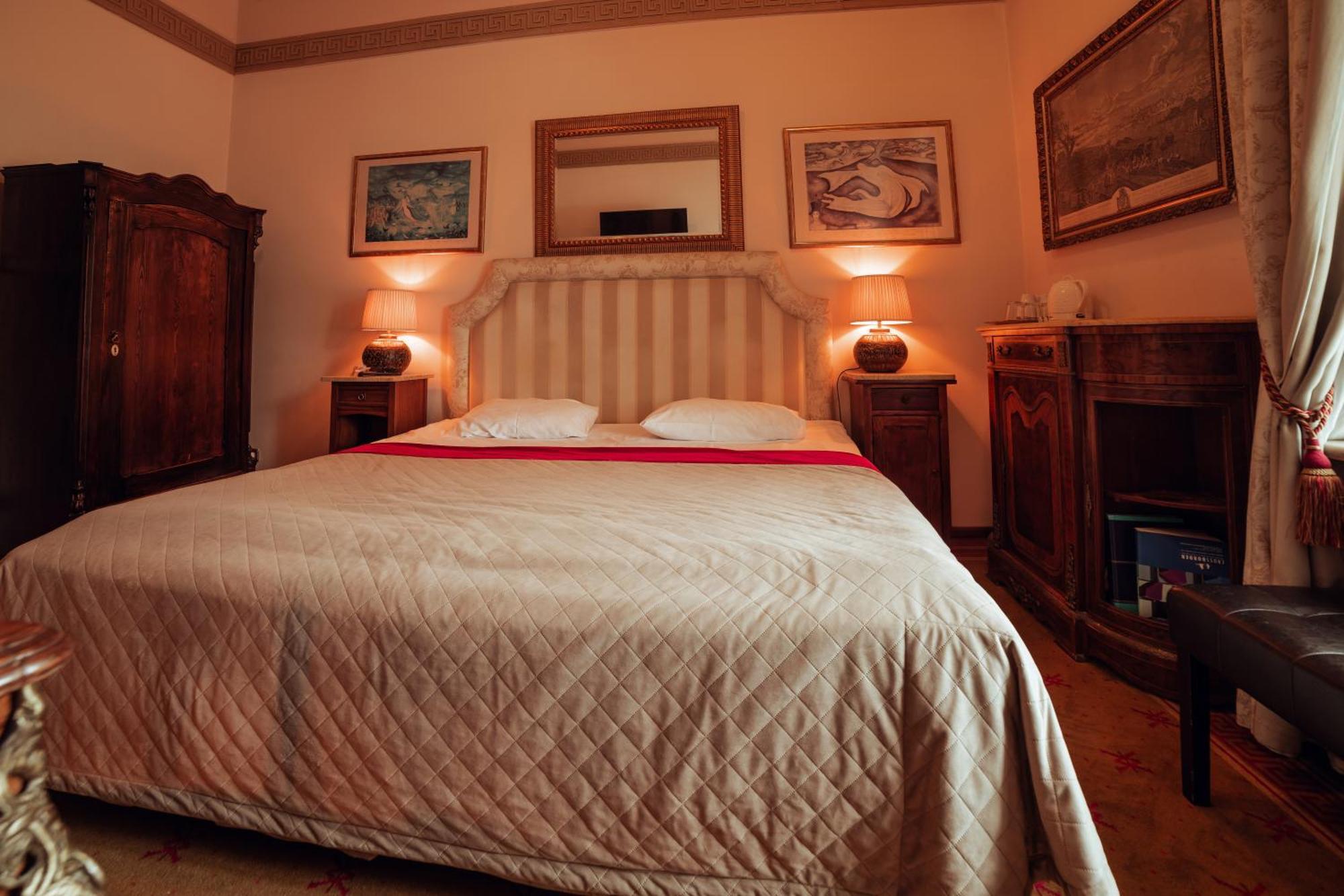 Hotel Ambasada Boleslawiec โบเลสวาเวียส ภายนอก รูปภาพ