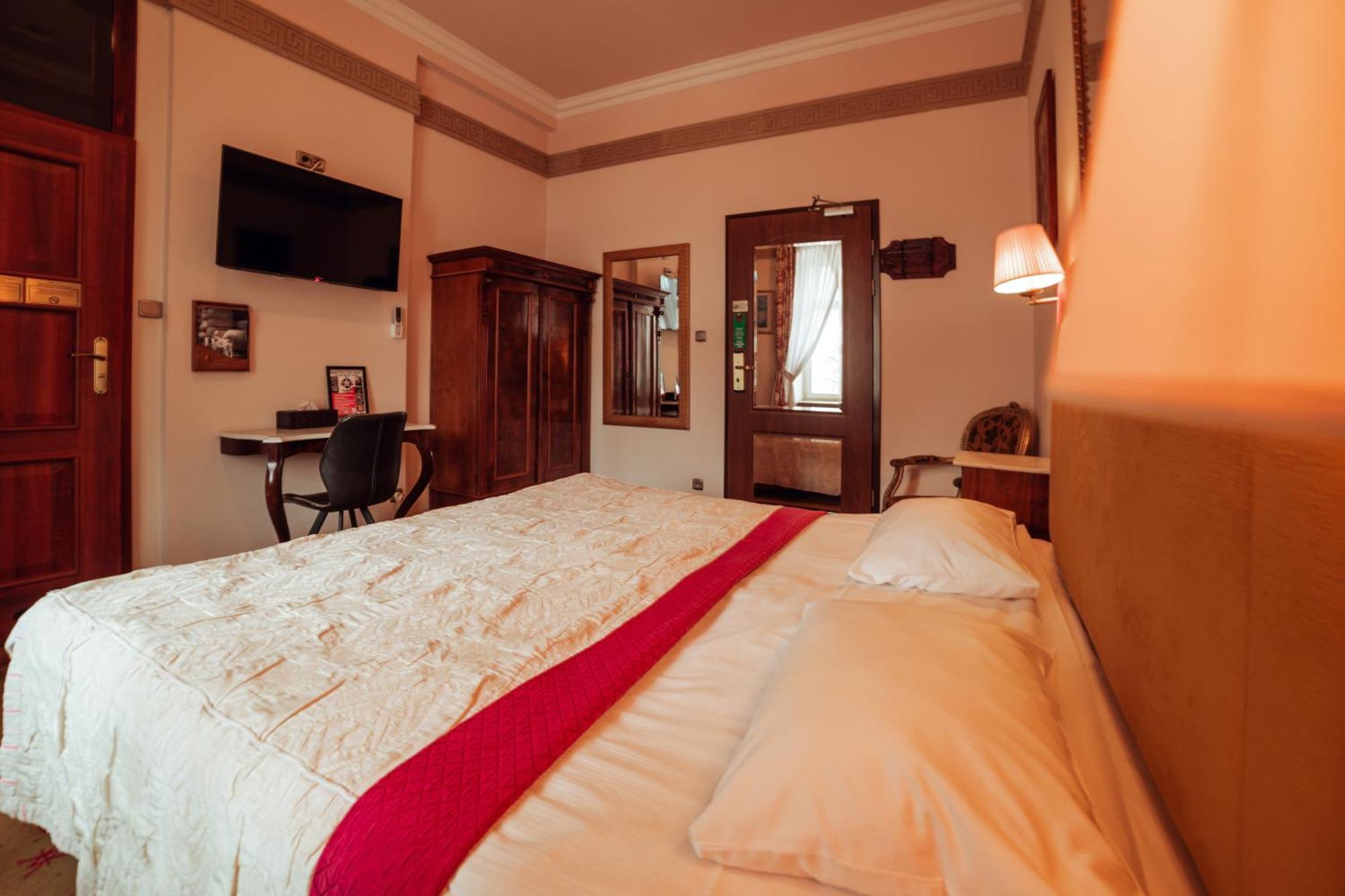 Hotel Ambasada Boleslawiec โบเลสวาเวียส ภายนอก รูปภาพ