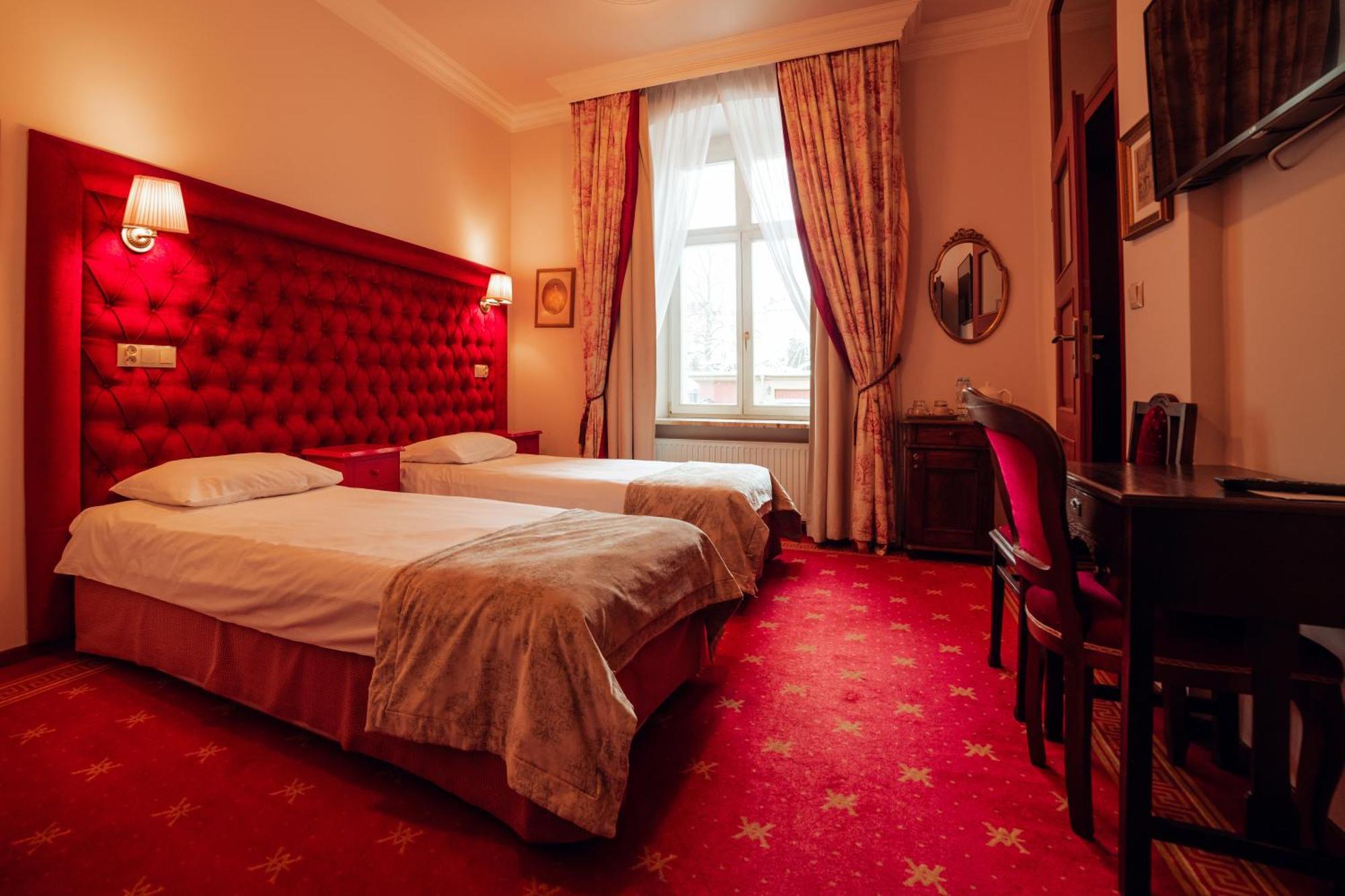 Hotel Ambasada Boleslawiec โบเลสวาเวียส ภายนอก รูปภาพ