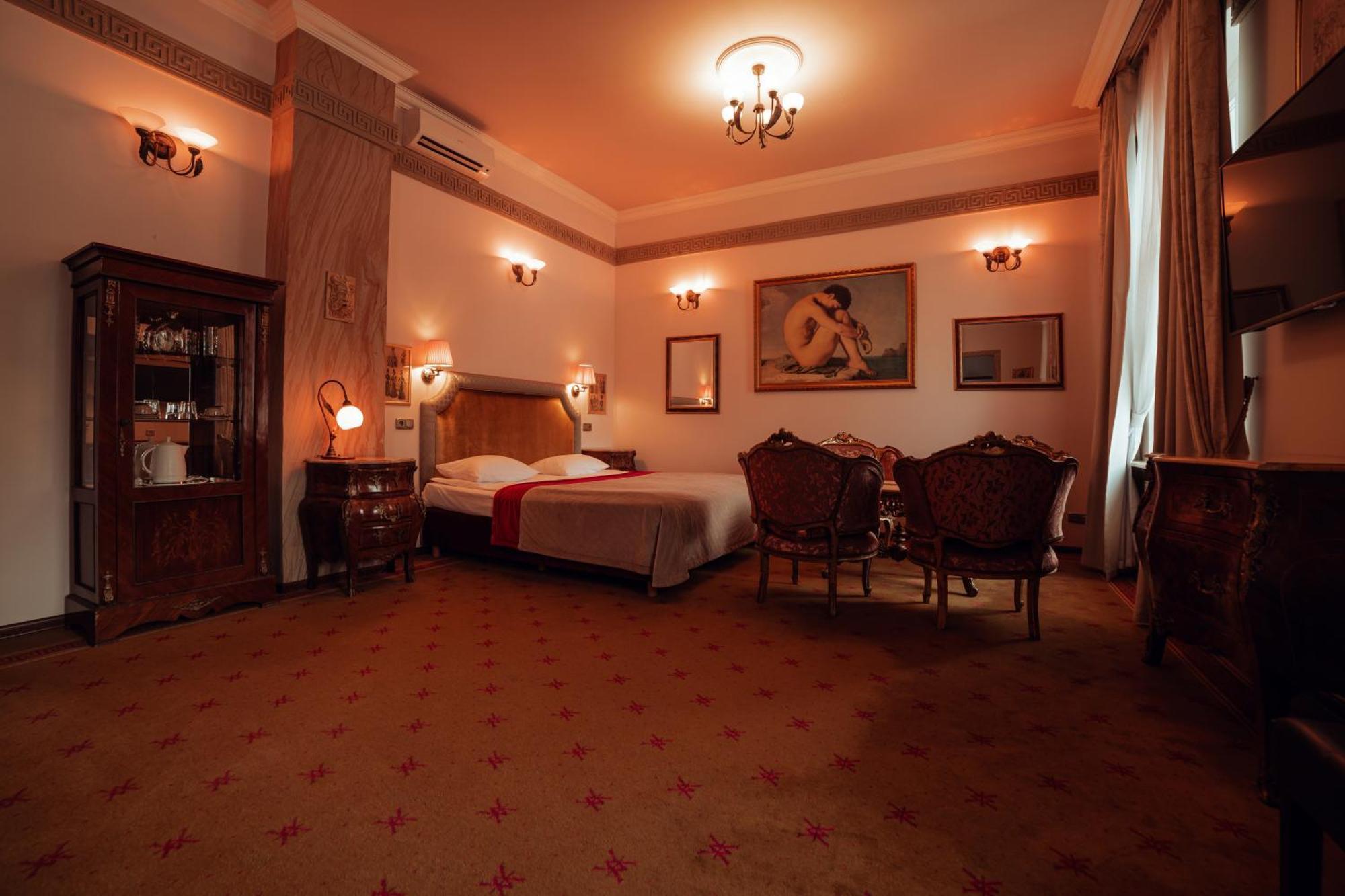 Hotel Ambasada Boleslawiec โบเลสวาเวียส ภายนอก รูปภาพ