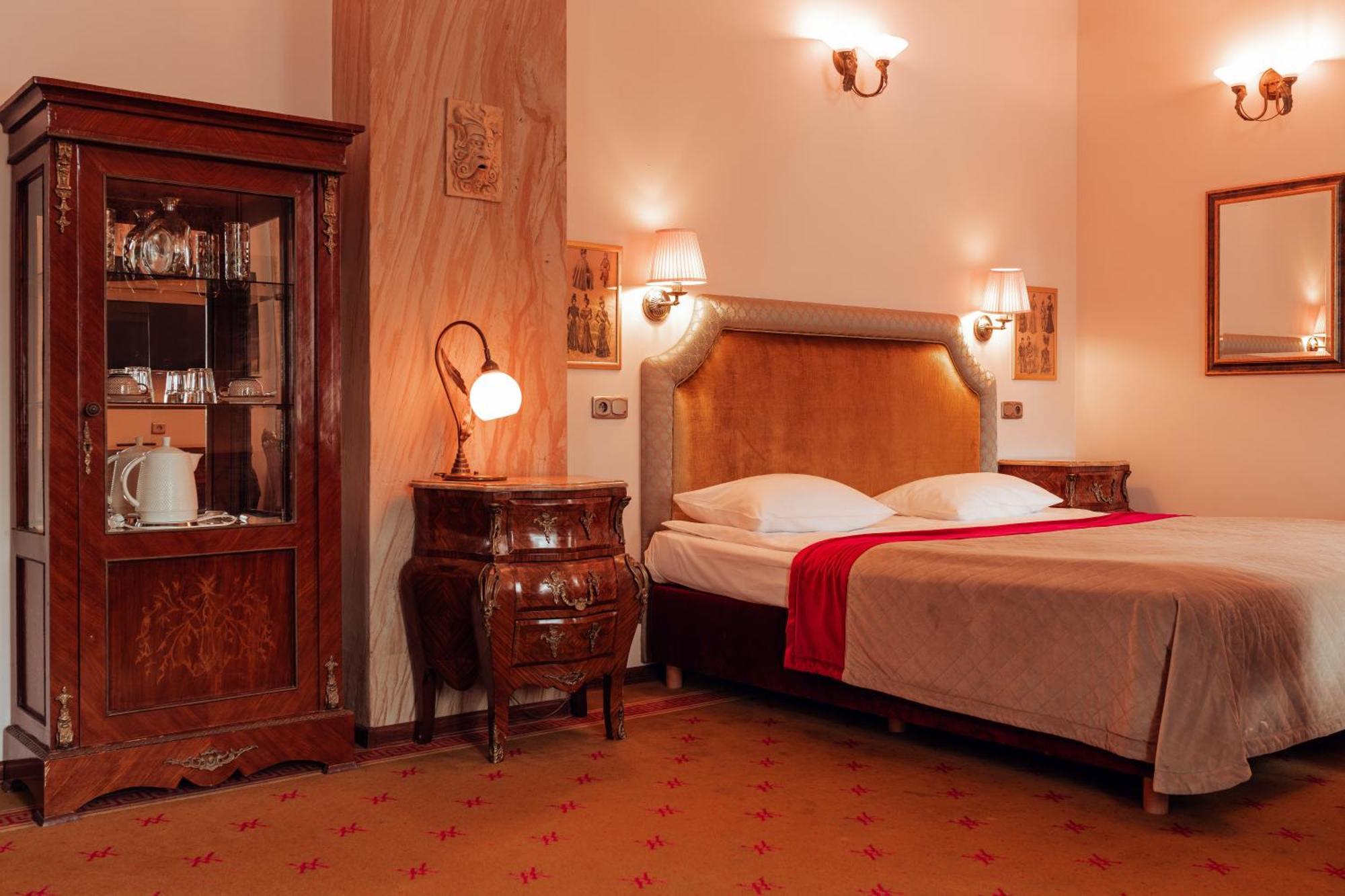 Hotel Ambasada Boleslawiec โบเลสวาเวียส ภายนอก รูปภาพ
