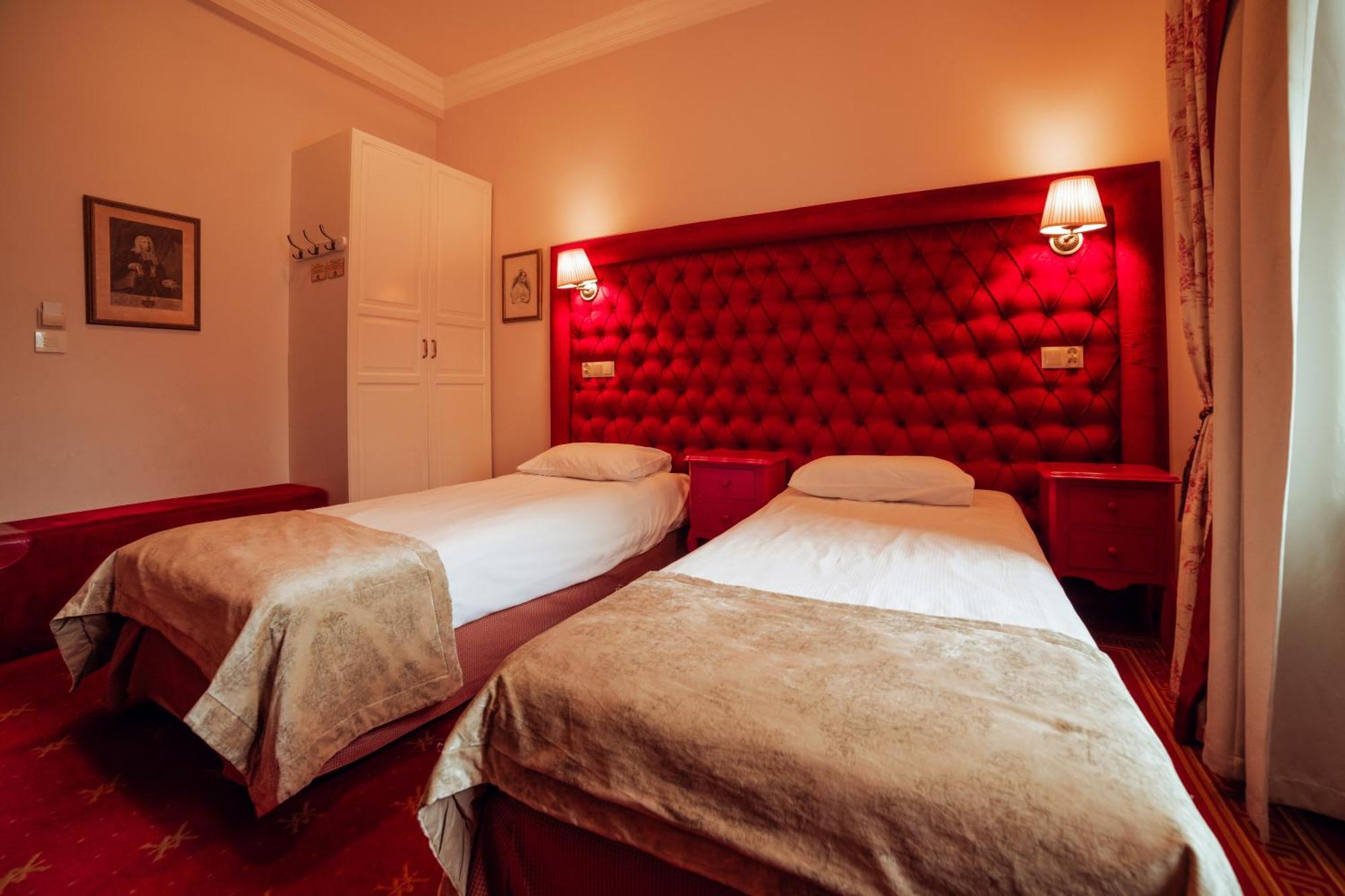 Hotel Ambasada Boleslawiec โบเลสวาเวียส ภายนอก รูปภาพ