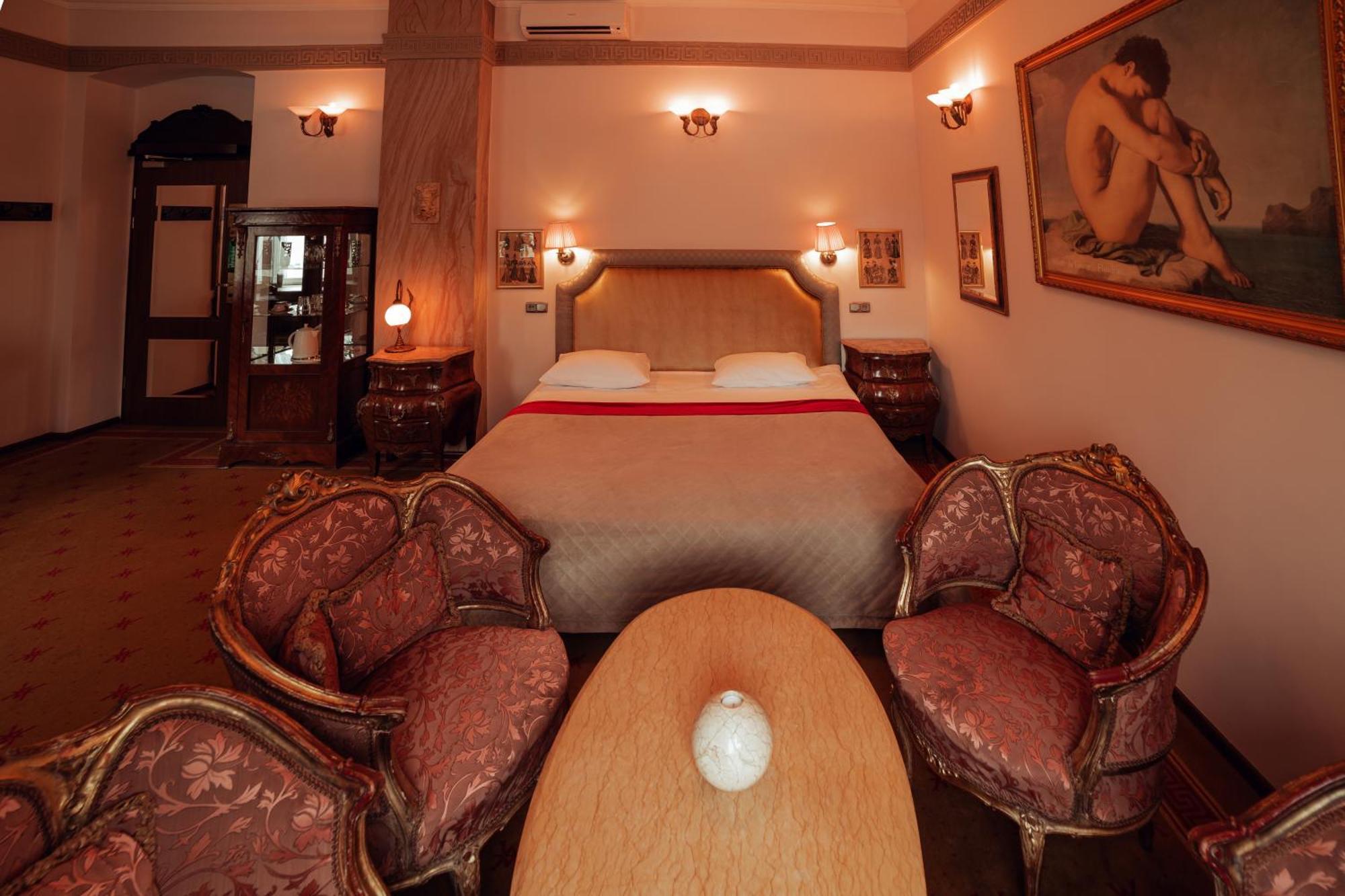 Hotel Ambasada Boleslawiec โบเลสวาเวียส ภายนอก รูปภาพ