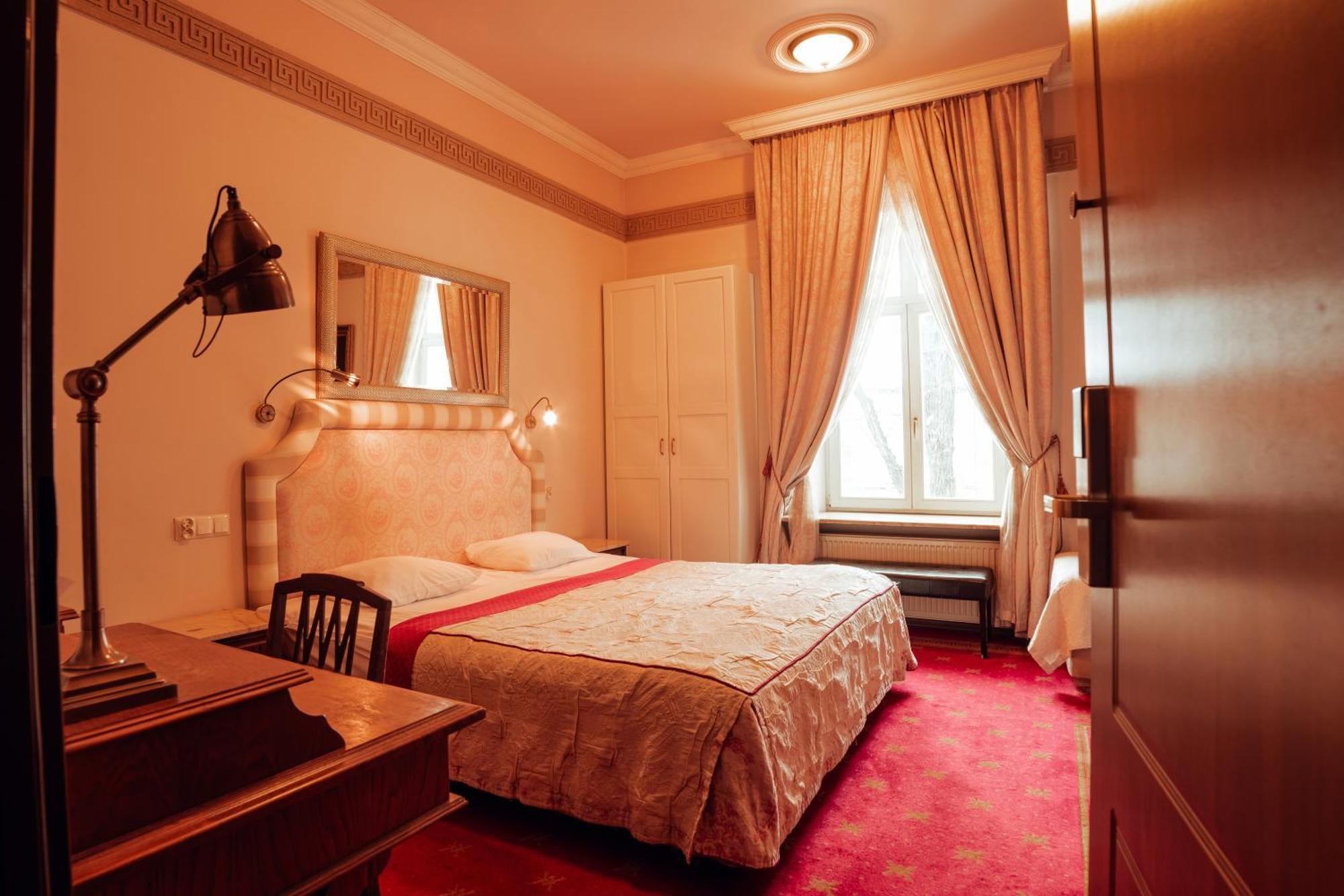 Hotel Ambasada Boleslawiec โบเลสวาเวียส ภายนอก รูปภาพ