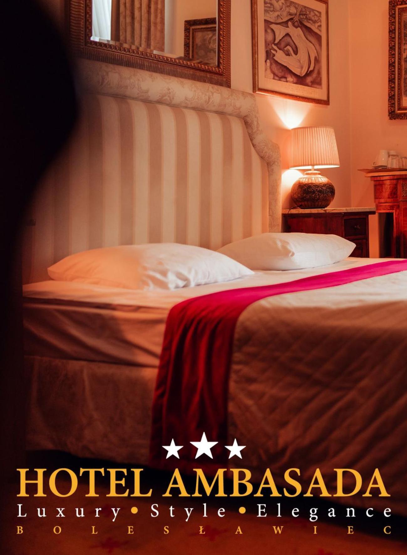 Hotel Ambasada Boleslawiec โบเลสวาเวียส ภายนอก รูปภาพ