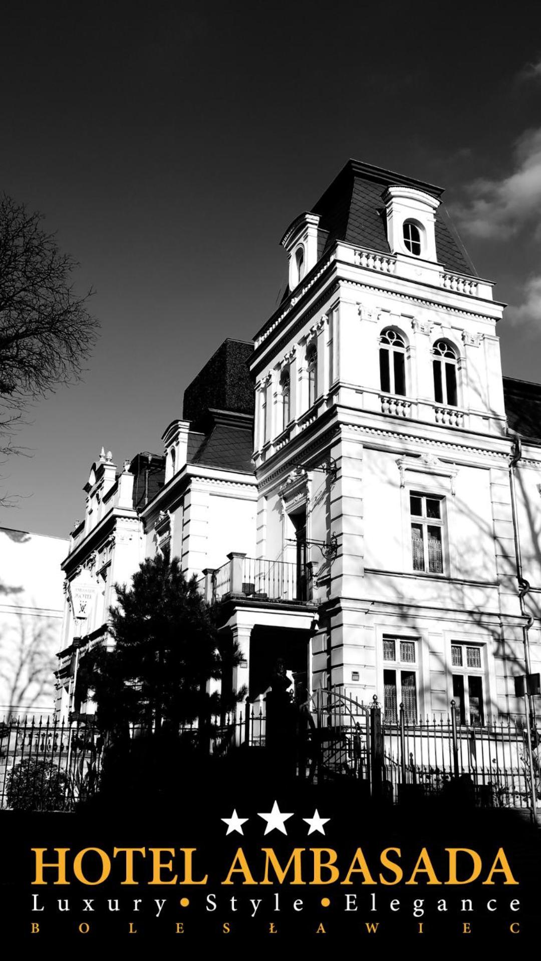 Hotel Ambasada Boleslawiec โบเลสวาเวียส ภายนอก รูปภาพ