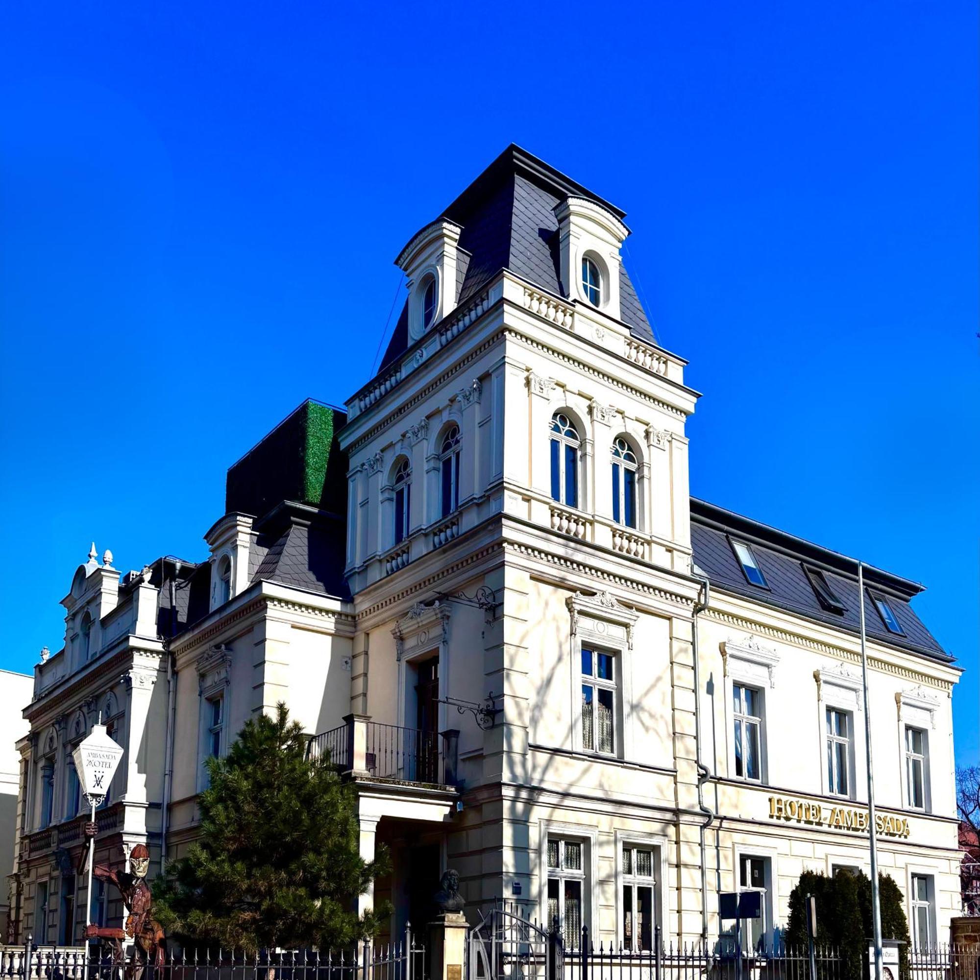 Hotel Ambasada Boleslawiec โบเลสวาเวียส ภายนอก รูปภาพ