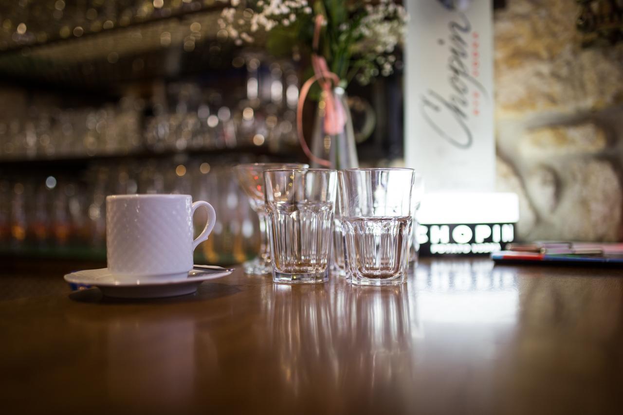 Hotel Ambasada Boleslawiec โบเลสวาเวียส ภายนอก รูปภาพ
