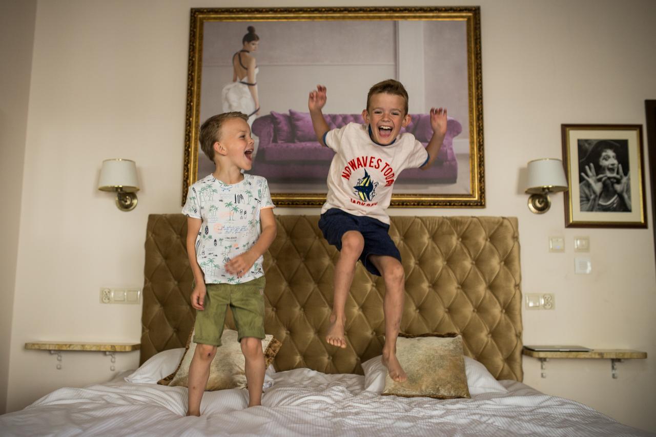 Hotel Ambasada Boleslawiec โบเลสวาเวียส ภายนอก รูปภาพ