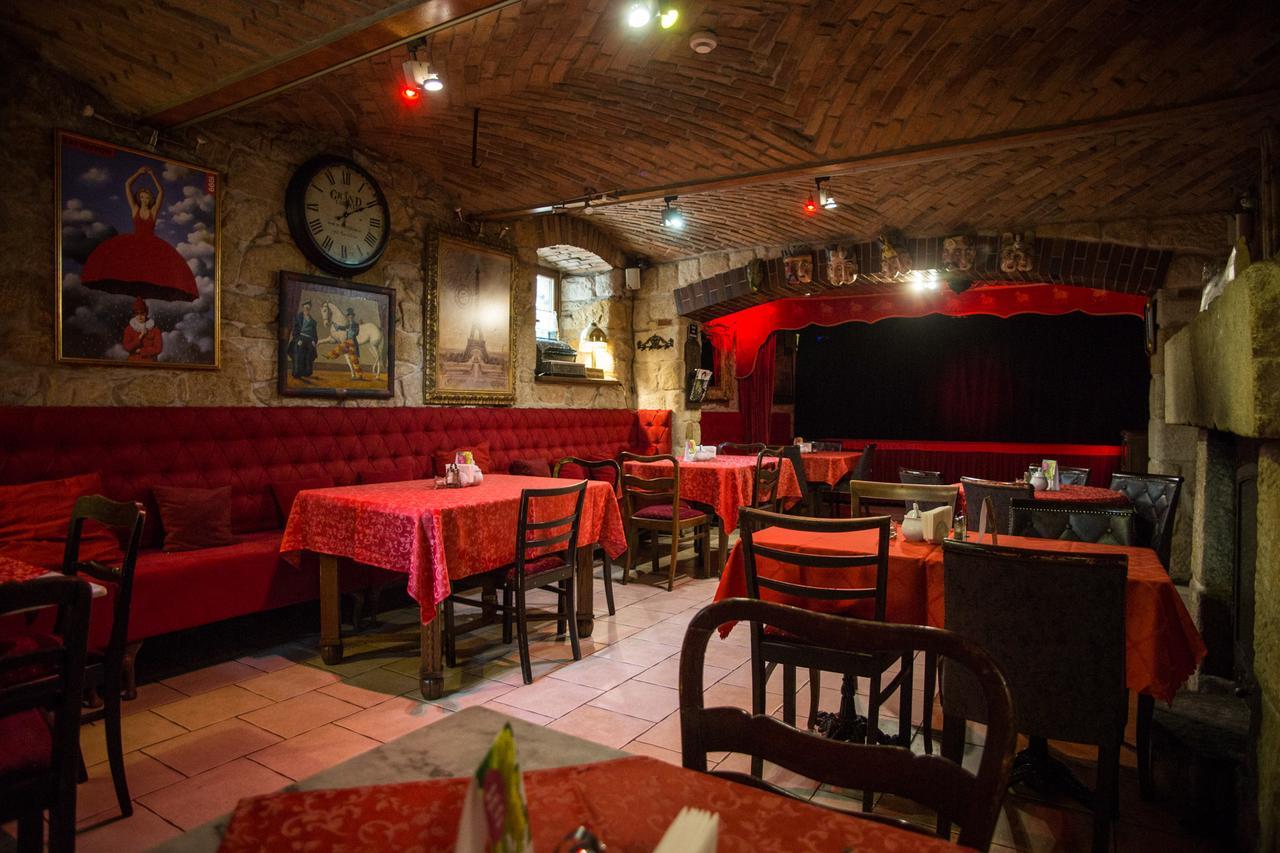 Hotel Ambasada Boleslawiec โบเลสวาเวียส ภายนอก รูปภาพ